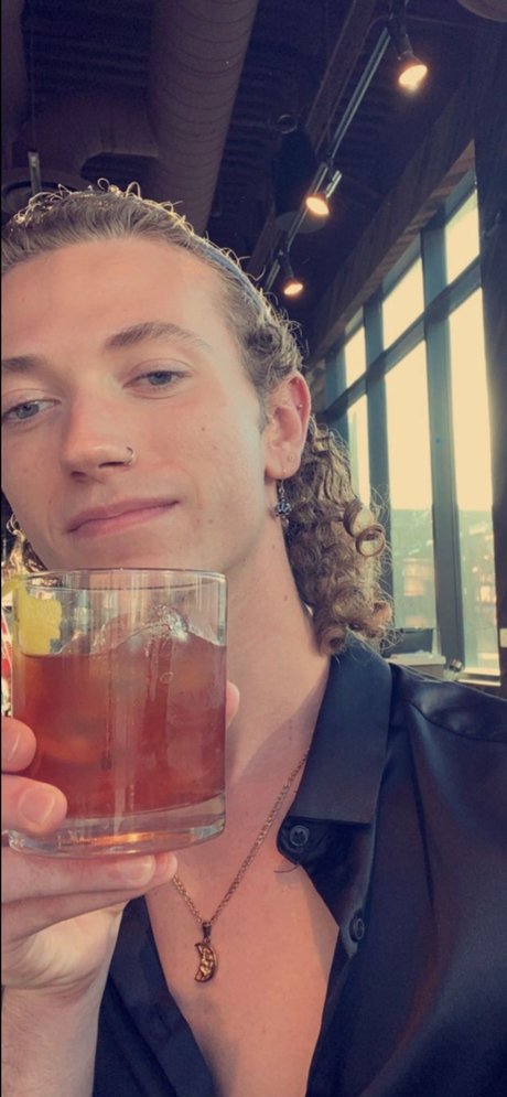 Ryan Sword exklusive galerien