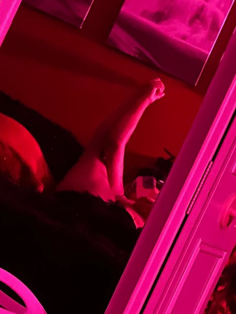 Syn The Rebel schöne erotische bild