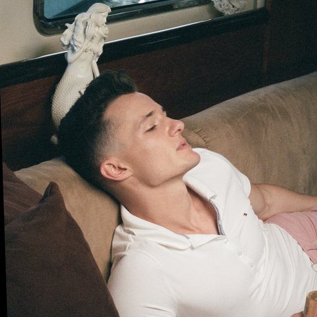 Grant Ducati akt pornostar fotos