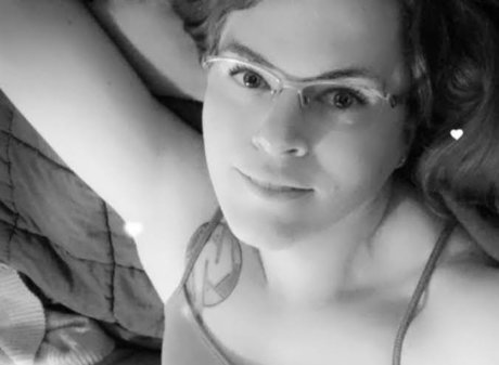 Olivx nacktheit freie bilder