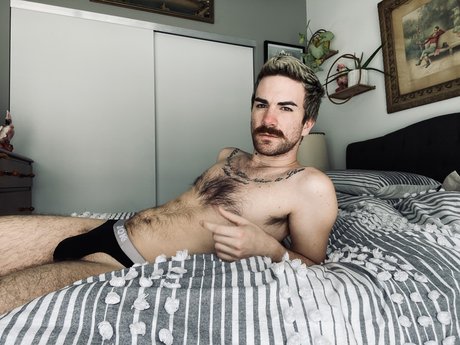 Underwear Junkie nackt schöne bilder