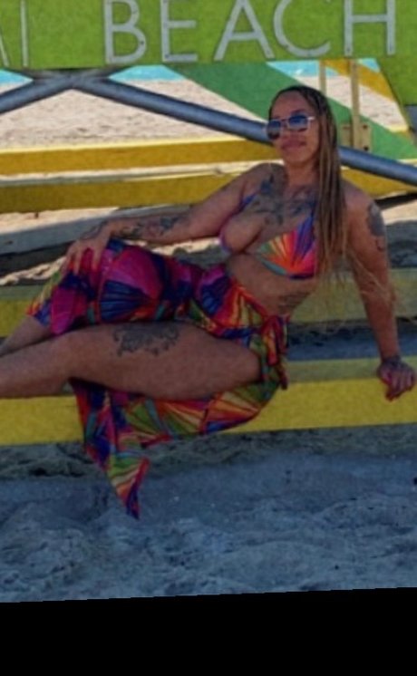 Red thickness heiße nackt galerie