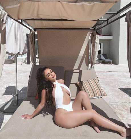 Rayleen Vega nacktheit kostenlose bild