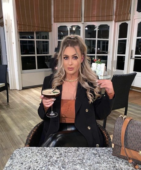 Victoria Hearn top akt fotos