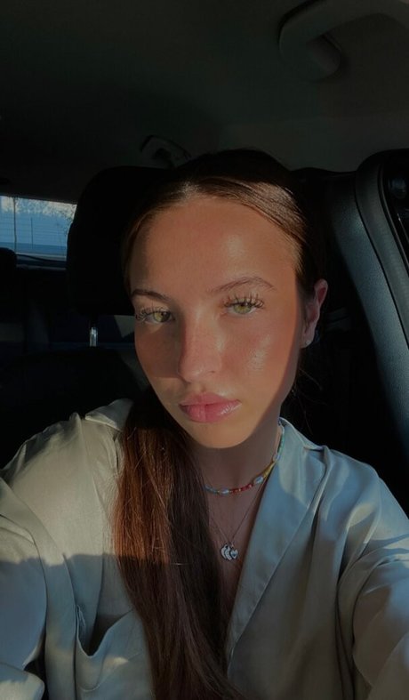 asiatisches dienstmädchen nur fans kunst fotos