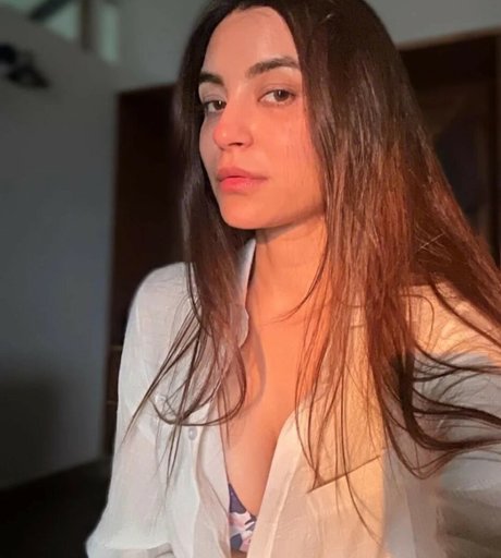 Nikkesha Rangwala schöne perfekte galerien