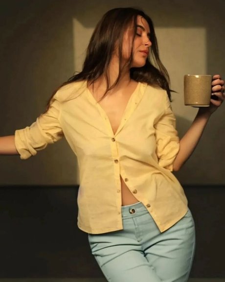 Nikkesha Rangwala model kunst foto