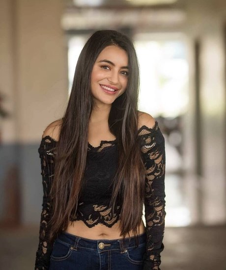 Nikkesha Rangwala akt foto