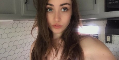 Happysadflower nackt kostenlose bild