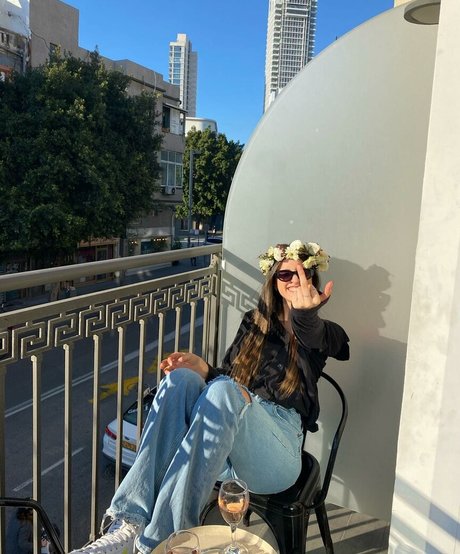 lotem passal pornostar kunst galerie