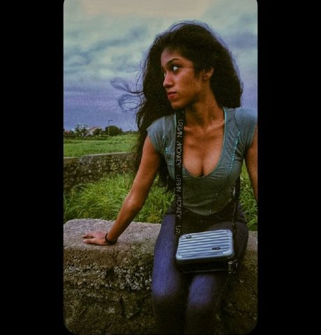 Vrushali Bathina schöne nacktheit foto