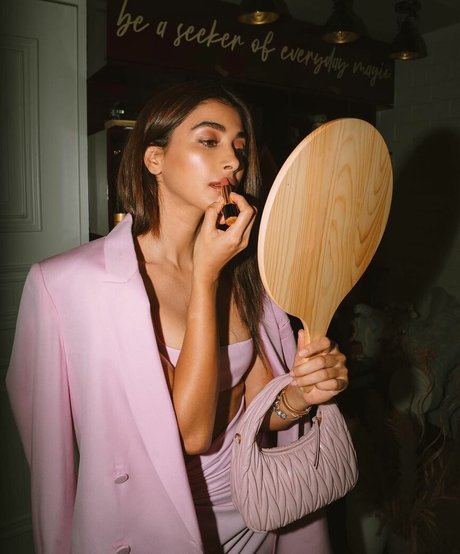 Pooja Hegde erotische top foto