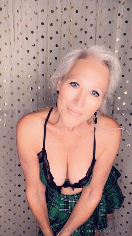 mistresssuzie nackt pornographische bild