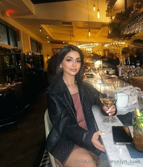 evelyn luxe model nacktheit archiv