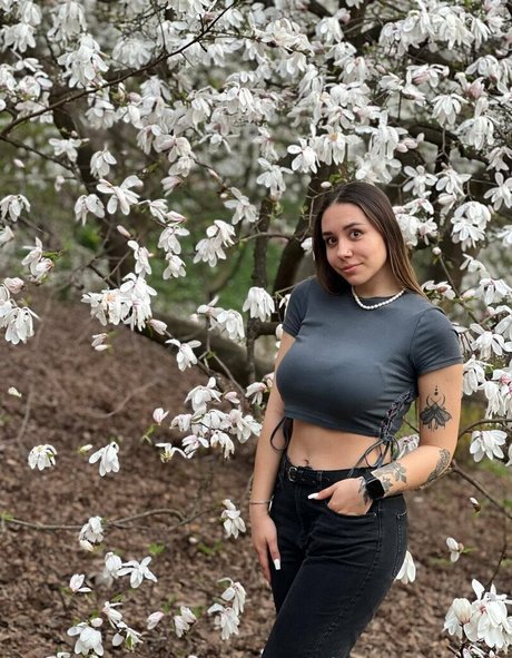 leya le schöne pornostar archiv