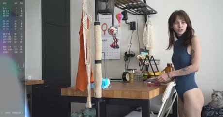 hernamewasdira nackt sex foto