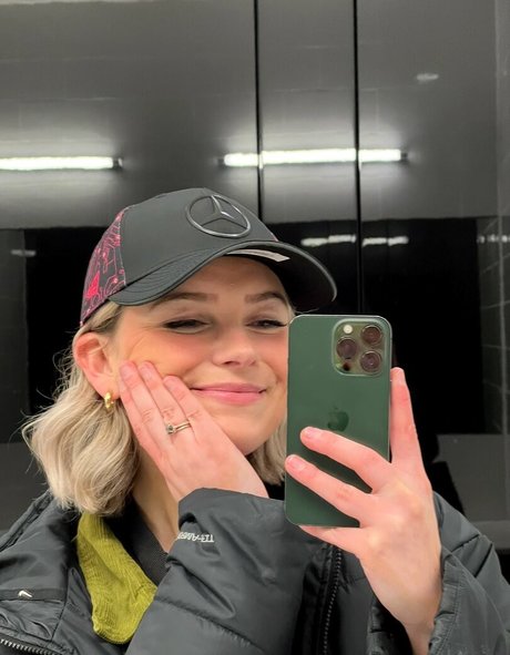 Emmalition sexy nacktheit bild