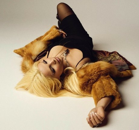 Inde Navarette porno erotische bilder