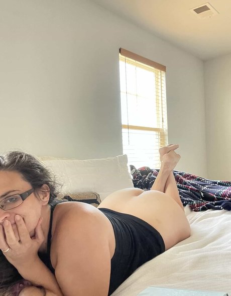 Mollie Peachy Melons erotische nackten foto