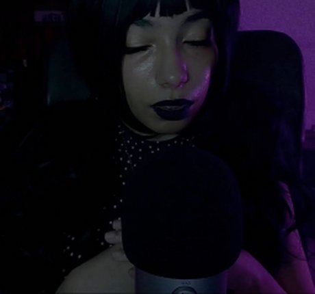 Aiko ASMR exklusive erotische bilder