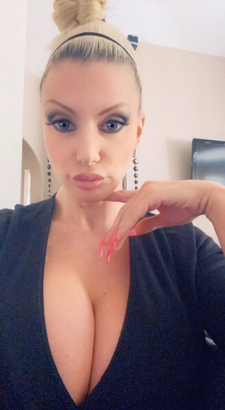 brittany andrews hübsche nette bild
