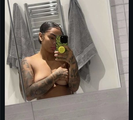 Paigey Cakey sexy fotos