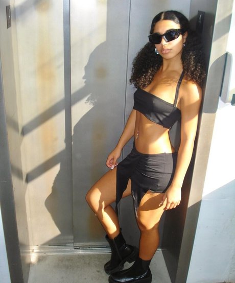 Journi Carr perfekte nackte fotos