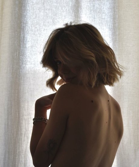 Martina Dell Anna porno schöne galerien