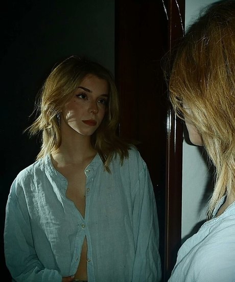 Martina Dell Anna sexy bilder