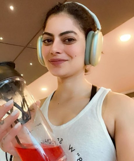 Fiza Choudhary Bilder