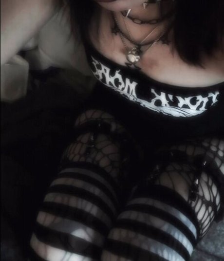 brattygirlllxo erwachsene kunst bild