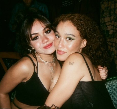 Tara Yummy kunst nackte archiv