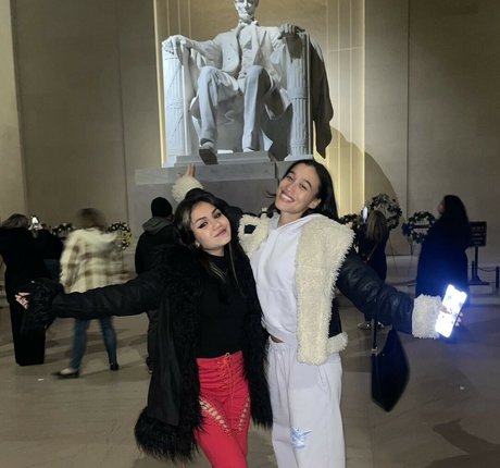 Tara Yummy heiße pornostar bilder