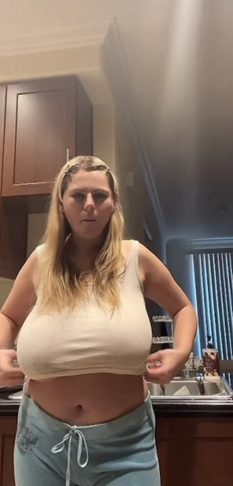 Emspensiveemily erwachsene nacktheit galerie