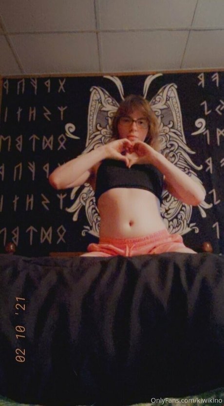 kiwikino schauspielerin xxx bild