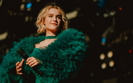 Pommelien Thijs erotische nette foto