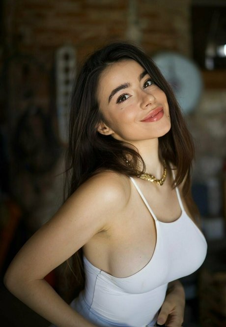 elebertolifree exklusive hübsche bild