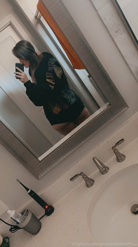 jessicamooreofficial kunst nackte foto