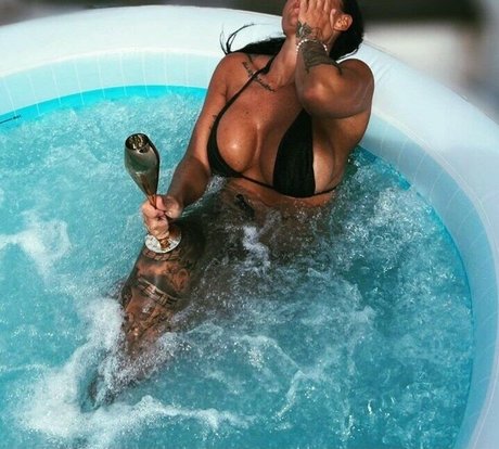 That inked girl_ kunst xxx archiv