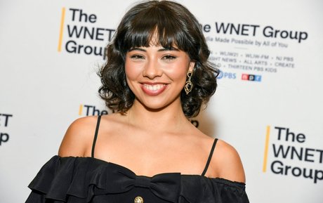 Xochitl Gomez erwachsene porno galerie