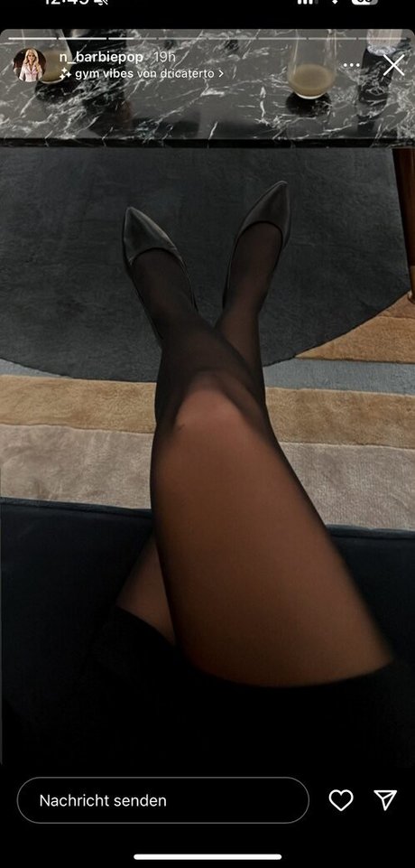 Allaboutfeetandnylons hübsche schöne bilder