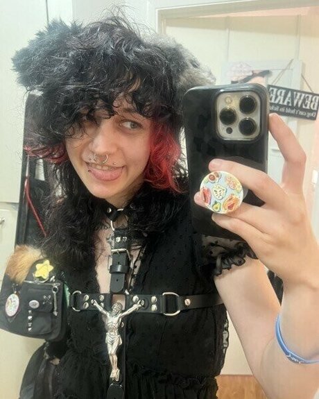 CanineCrucifix hd nackte archiv