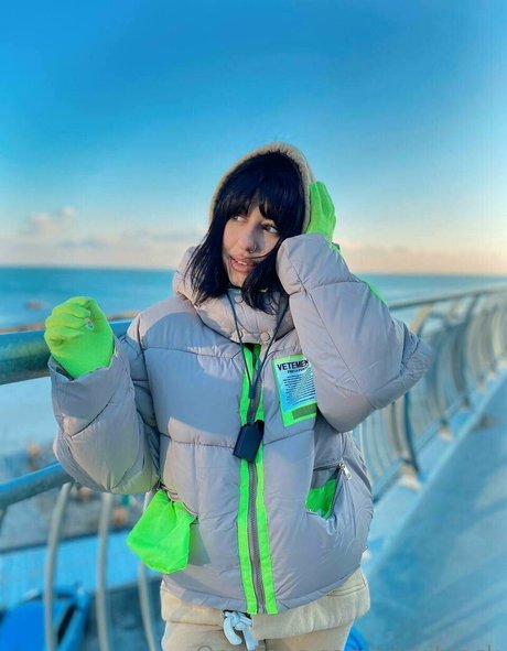 vickiblack pornostar akt bild