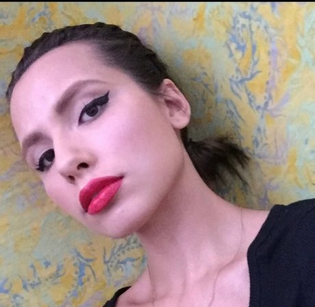 Bente Violet porno hd foto