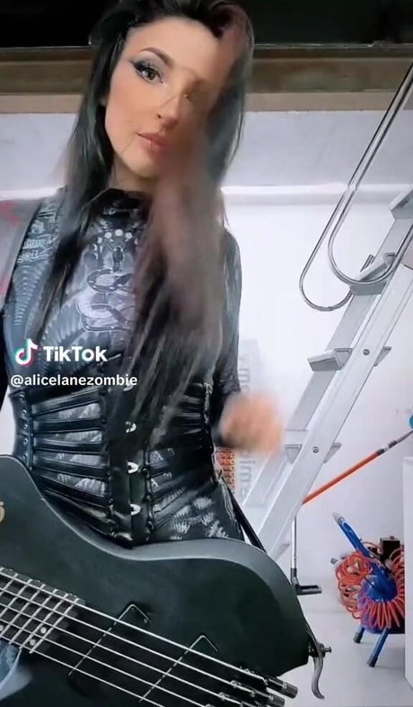 Alice Lane Pandini beste xxx archiv