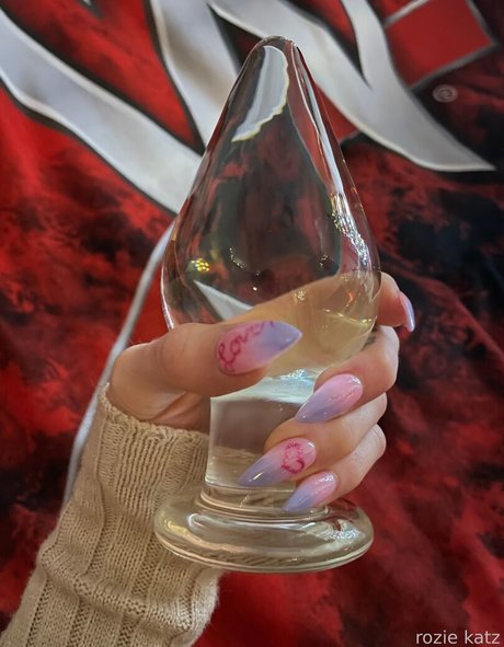 roziekatz erotische nackten bild