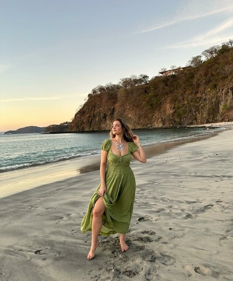 Logan Rae Hill sexy akt foto