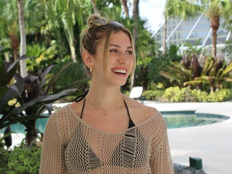 Katie Feeney erotische sexy galerie