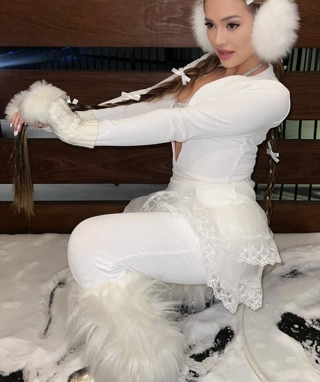 Mae Welsch erwachsene fotos