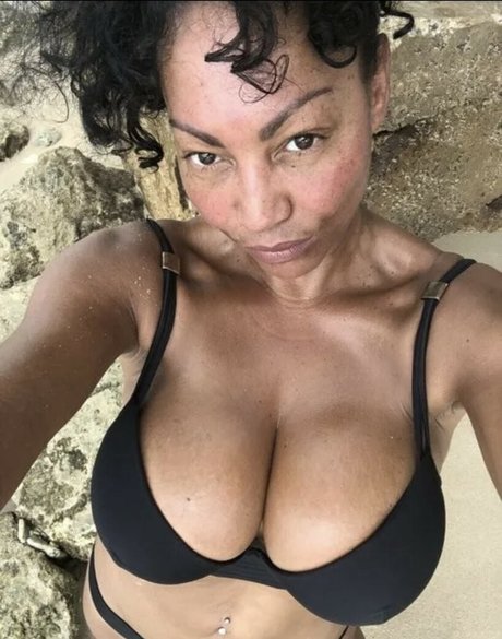 Charmaine Sinclair top kunst archiv